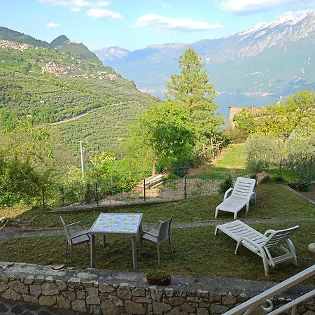 Albergo Diffuso Borgo Piovere In Tignale Room photo