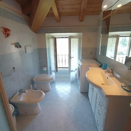 Albergo Diffuso Borgo Piovere In Tignale Room photo