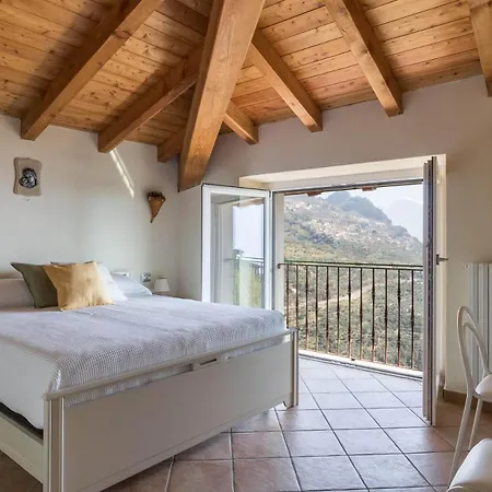 Albergo Diffuso Borgo Piovere In Tignale Room photo