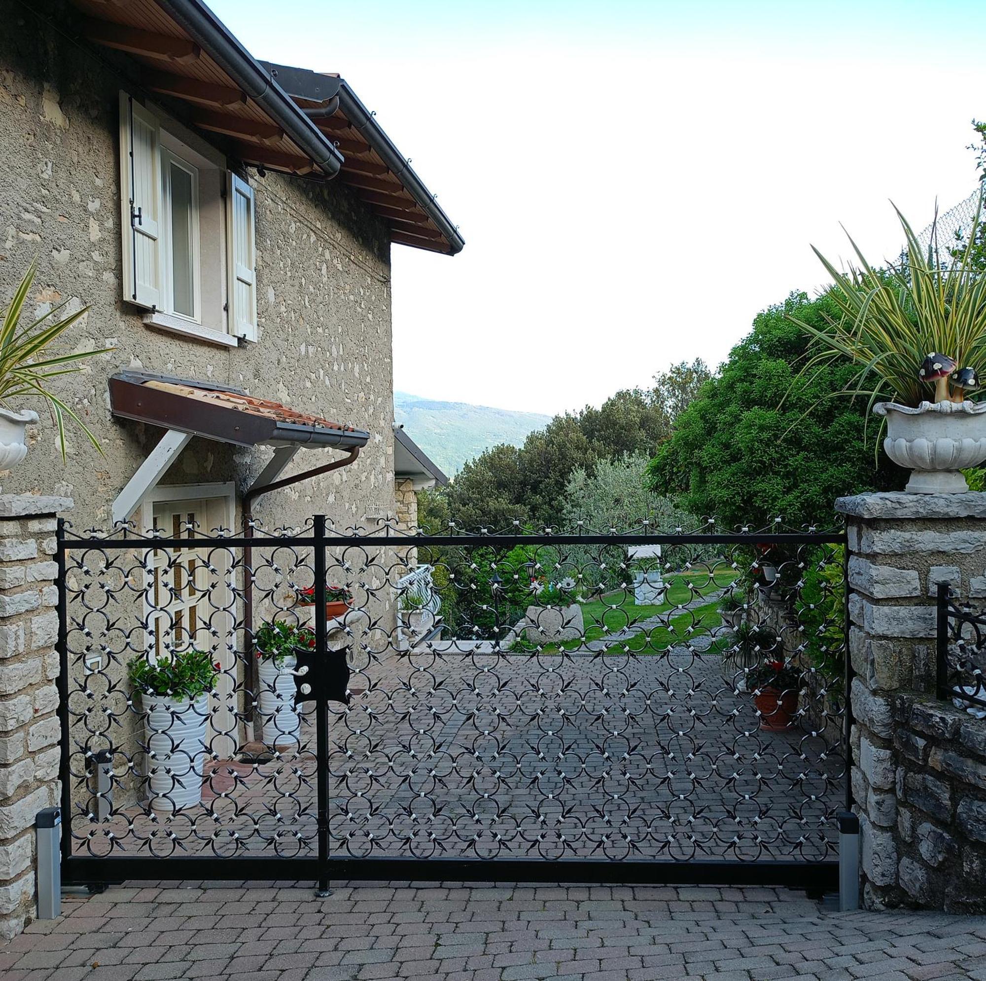 Apartment Diffuso Borgo Piovere In Tignale